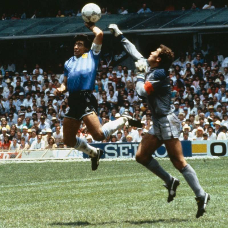 Maradona và bàn tay của Chúa